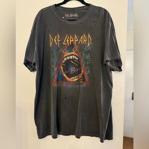Oversized Def Leppard “Vintage” Look TShirt